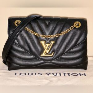 Authentic LOUIS VUITTON New Wave Chain Bag GM Black Calfskin Leather